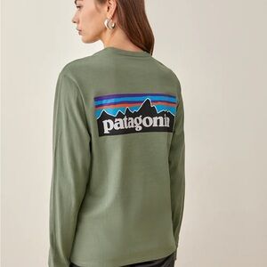 Patagonia Women's Green Long Sleeve Top